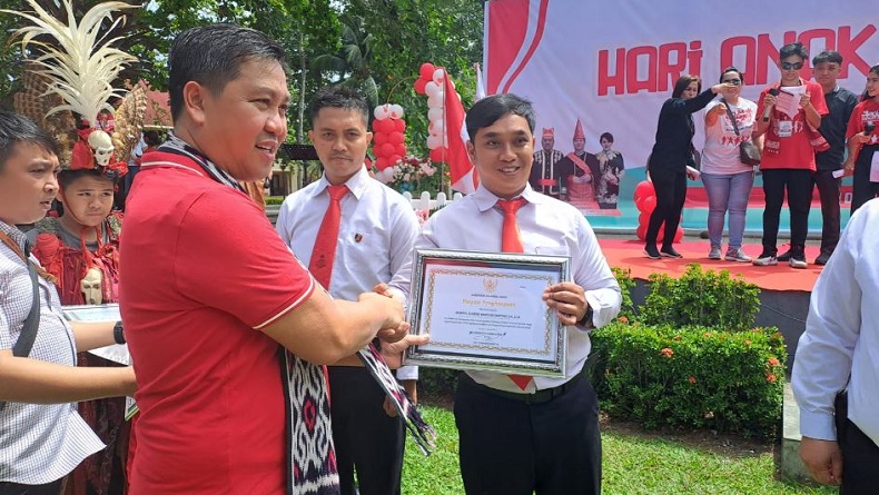 Kasat Reskrim Polresta Manado Terima Penghargaan Gubernur, Ungkap Kasus Kekerasan Anak