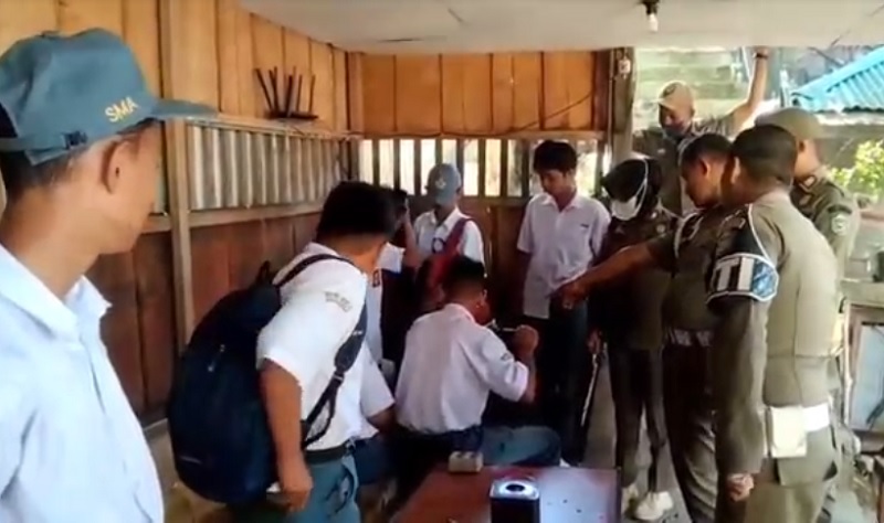 Belasan Pelajar SMA di Parepare Terjaring Razia Satpol PP saat Asyik Nongkrong di Kafe 