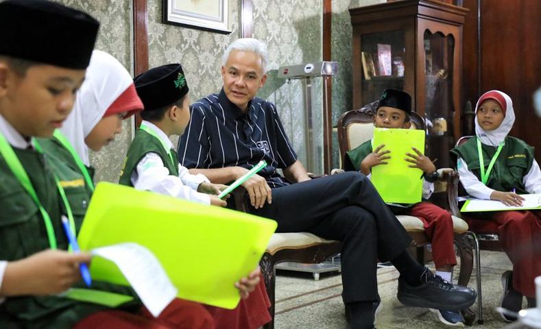 Survei SMRC: Pendukung Jokowi Berpindah ke Ganjar Pranowo