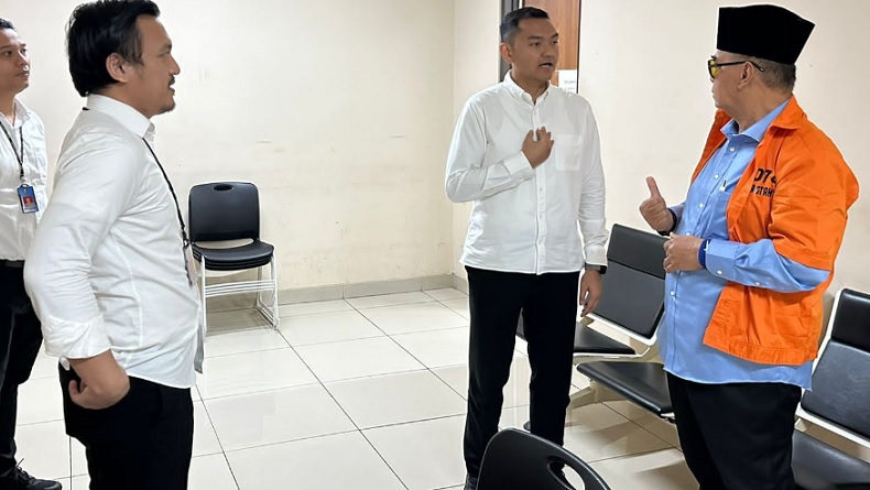 Penampakan Panji Gumilang Pakai Rompi Tahanan saat Diperiksa Penyidik Bareskrim