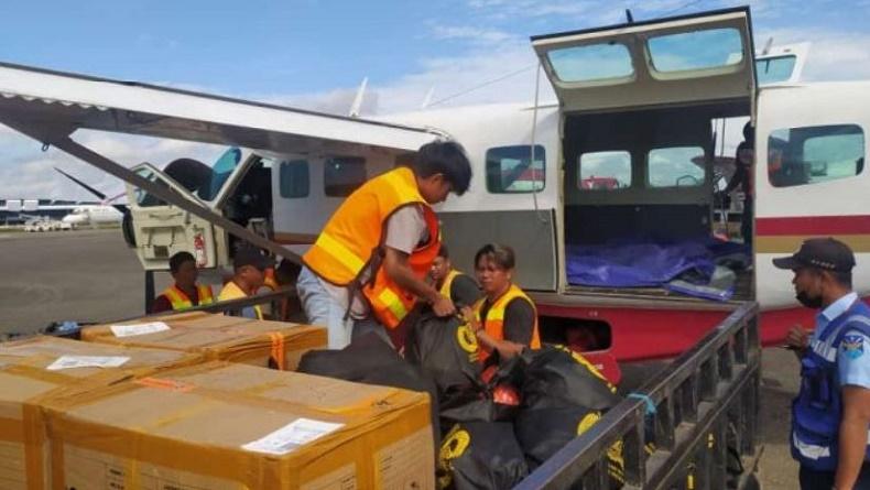 Polri Kirim 100 Paket Sembako untuk Warga Terdampak Kekeringan di Papua Tengah
