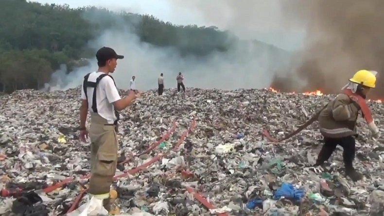 TPA Sarimukti Terbakar, Ridwan Kamil Minta Bupati Keluarkan Status Darurat Bencana