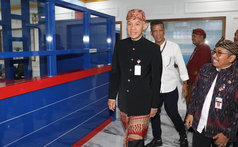  Musim Kemarau, Ganjar Minta PT Tirta Utama Jateng Perluas Cakupan Suplai Air Bersih 