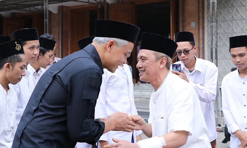 Ganjar Kunjungi Ponpes Al Munawir Krapyak, Ajak Nahdliyin Jaga Keutuhan NKRI Jelang Pemilu 2024