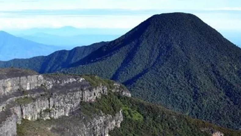 Mitos Gunung Gede Bikin Bulu Kuduk Berdiri, Jadi Cerita Turun Temurun