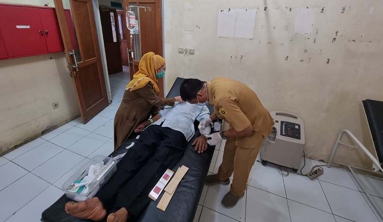 Kakek di Bogor Dipatuk Ular Berbisa saat Cari Rumput, Begini Kondisinya