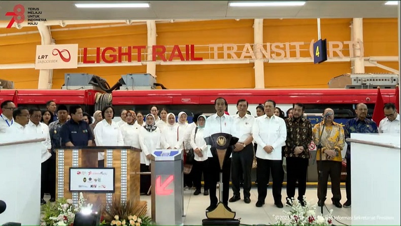 Jokowi Ajak Masyarakat Berbondong-bondong Beralih ke LRT: Macet dan Polusi Bisa Dikurangi