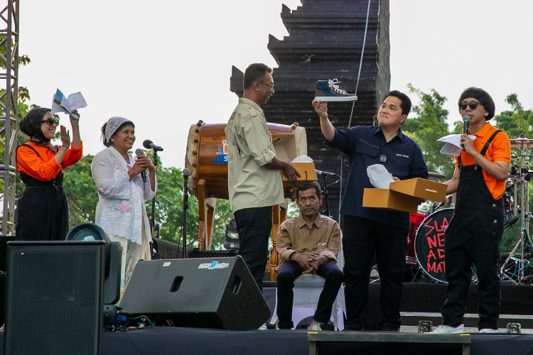 Berdayakan UMKM Fashion, Menteri BUMN Apresiasi Pesta Rakyat Simpedes BRI