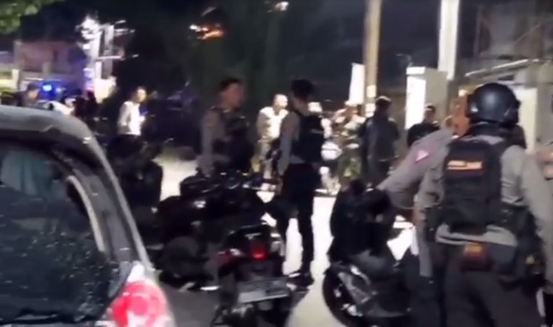 2 Kelompok Suporter di Makassar Terlibat Tawuran, Bawa Batu hingga Senjata Tajam