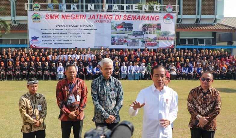 Jokowi Kagumi Sekolah Boarding Gratis Rintisan Ganjar Pranowo, Akan Diterapkan Nasional