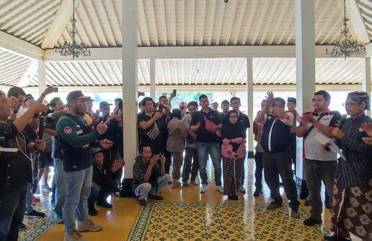Datangi DPRD DIY, Puluhan Driver Taksi Online di Jogja Tuntut Kenaikan Tarif Dasar