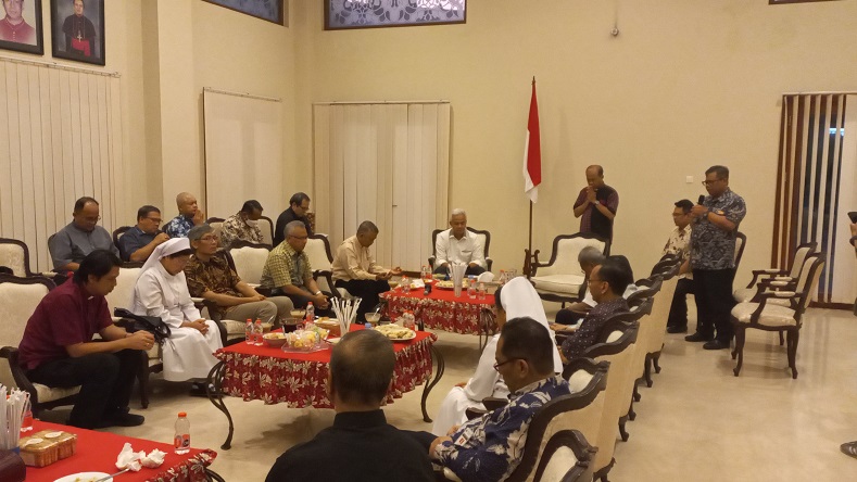Momen Haru Pengurus Keuskupan Agung Semarang Puji Kinerja Ganjar: Pemimpin yang Teduh
