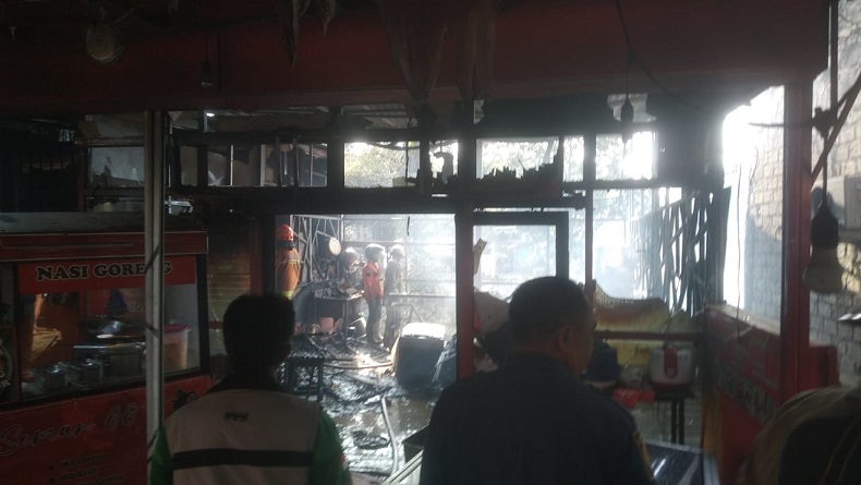 3 Toko di Tamansari Bandung Ludes Terbakar, Api Diduga dari Rongsokan