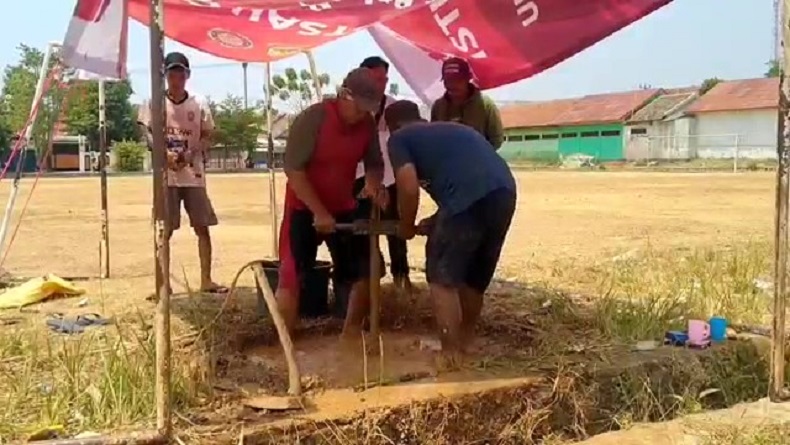 Berkah Kekeringan bagi Penggali Sumur di Cirebon, Upah Ratusan Juta Sebulan