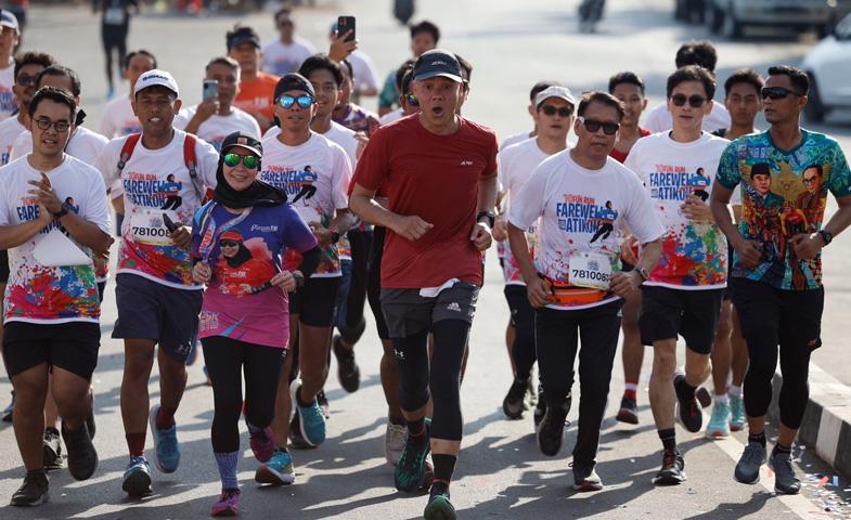  Ini Foto-Foto saat Komunitas Lari Jawa Tengah Gelar Fun Run Farewell untuk Ganjar dan Atikoh