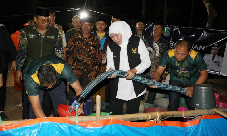 Atasi Kekeringan, Pemprov Jatim Distribusikan 7,9 juta Liter Air Bersih untuk Warga Pasuruan
