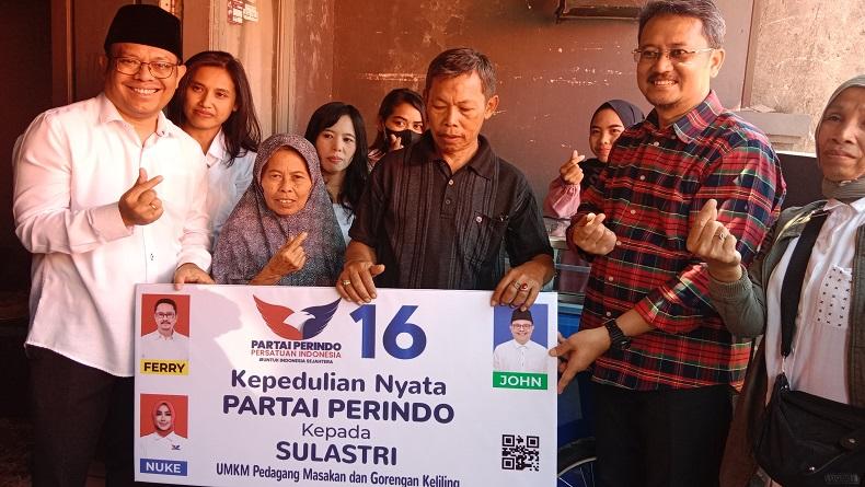    Bantu Usaha Lebih Maksimal, Partai Perindo Bantu Pedagang di Bandung