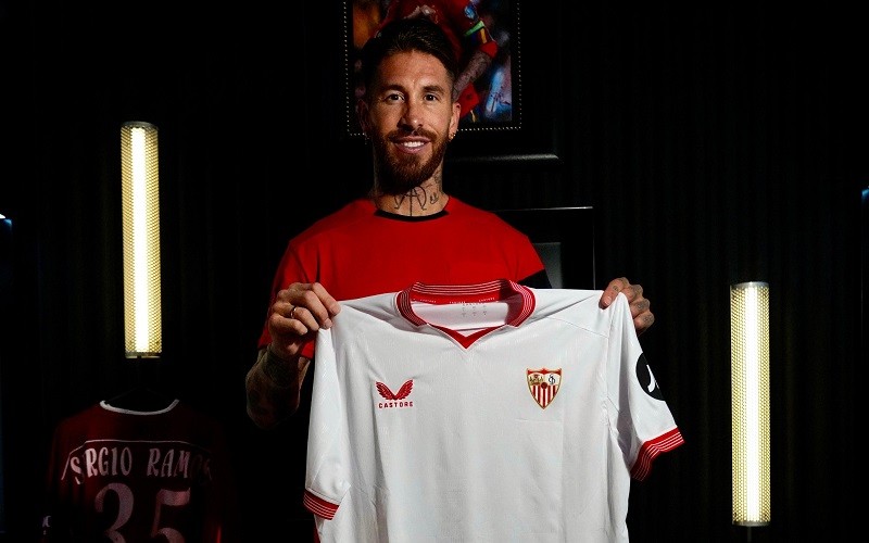 Setelah 18 Tahun, Sergio Ramos Resmi Kembali ke Sevilla