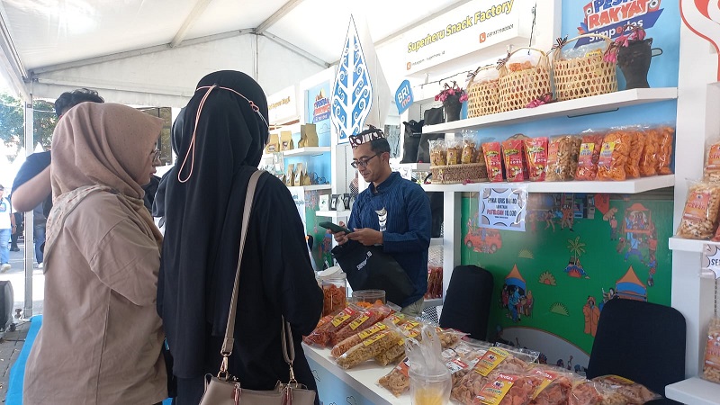 Dapat Modal dan Inkubasi Bisnis, UMKM BRI Sukses Jadi Produsen Snack di Jatim