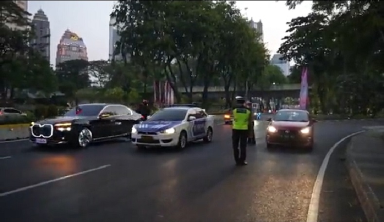 Mobil Polisi yang Nyaris Tabrak Rombongan PM Laos saat KTT ASEAN Diteriaki Petugas