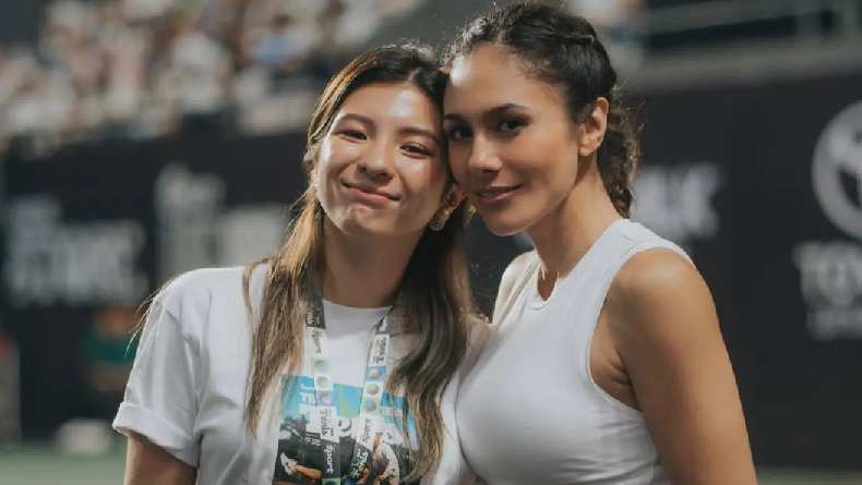 5 Artis Ibu dan Anak Seperti Bestie, Nomor 4 Jarak Usianya Hanya 17 Tahun