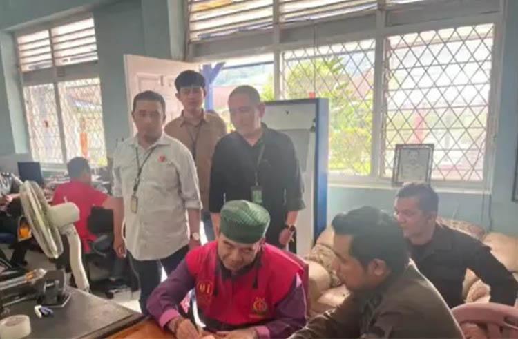Jadi Tersangka Korupsi Rp952 Juta, Mantan Ketua Baznas Pasaman Ditahan 