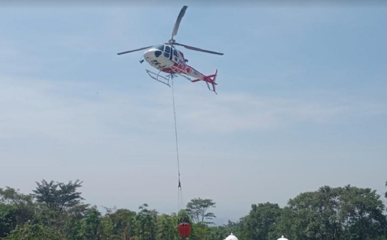 Kebakaran Gunung Arjuno-Welirang, BNPB Kerahkan Helikopter Waterbombing Kapasitas 4.000 Liter