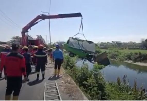 Kecelakaan Odong-Odong Angkut 15 Orang Terjun ke Sungai di Sidoarjo, 6 Luka-Luka