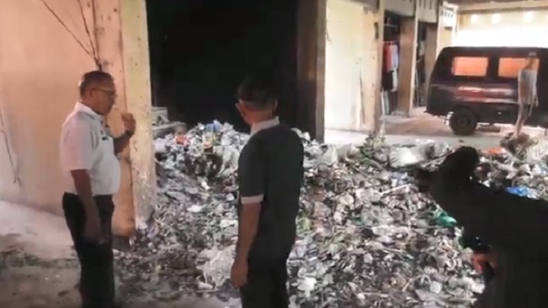 Sidak Pasar Mingguan, Pj Bupati Aceh Singkil Temukan Gunungan Sampah di Ruko Kosong
