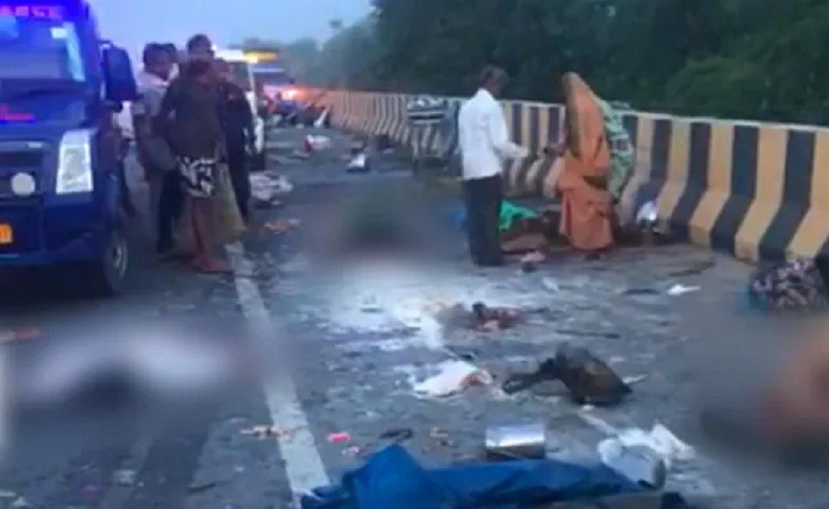 Truk Tabrak Bus yang Mogok di Jalan Tol, 11 Orang Tewas 12 Lainnya Luka-Luka