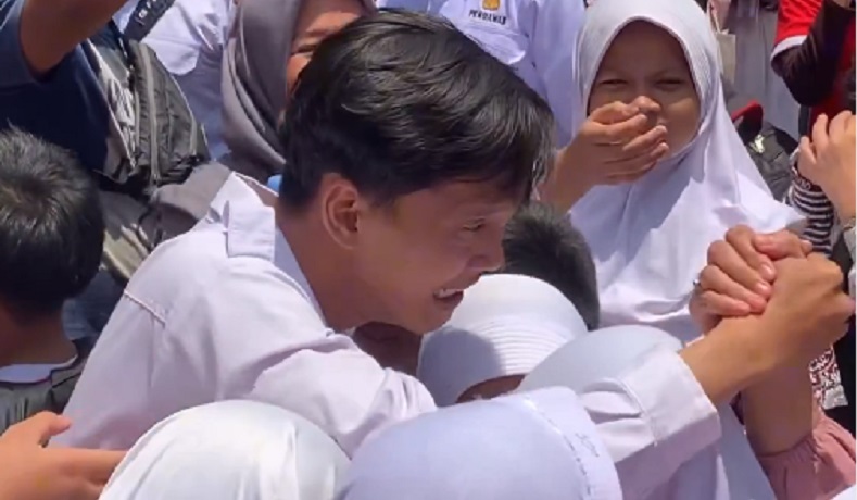 Sosok Reza Guru SD di Bogor Pelapor Pungli yang Batal Dipecat, Dicintai Muridnya