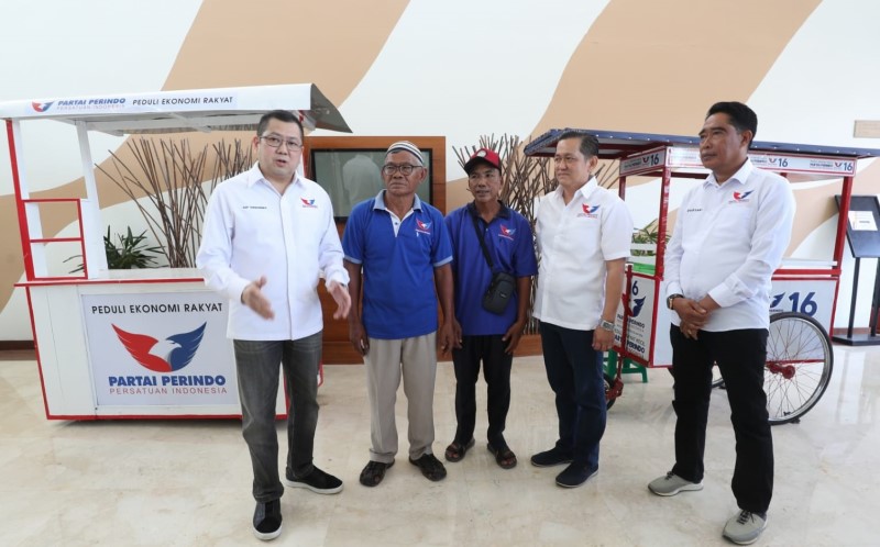 Hary Tanoesoedibjo: Bantuan Gerobak Simbol Perjuangan Partai Perindo