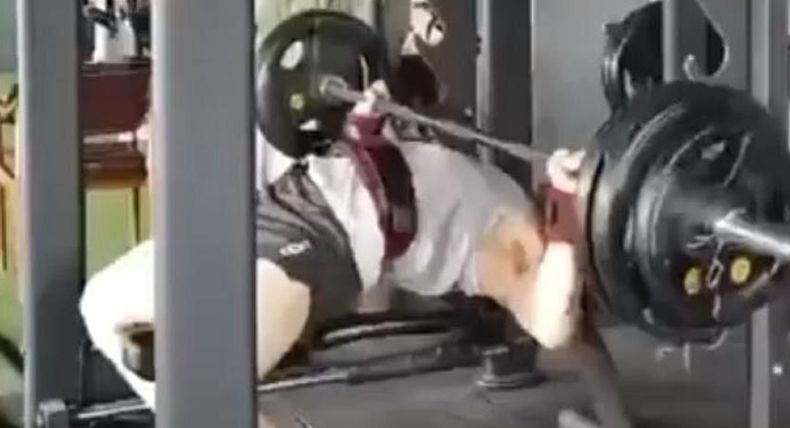 Mirip Kecelakaan Influencer Justyn Vicky, Pria Ini Tewas Tertimpa Barbel saat Fitness