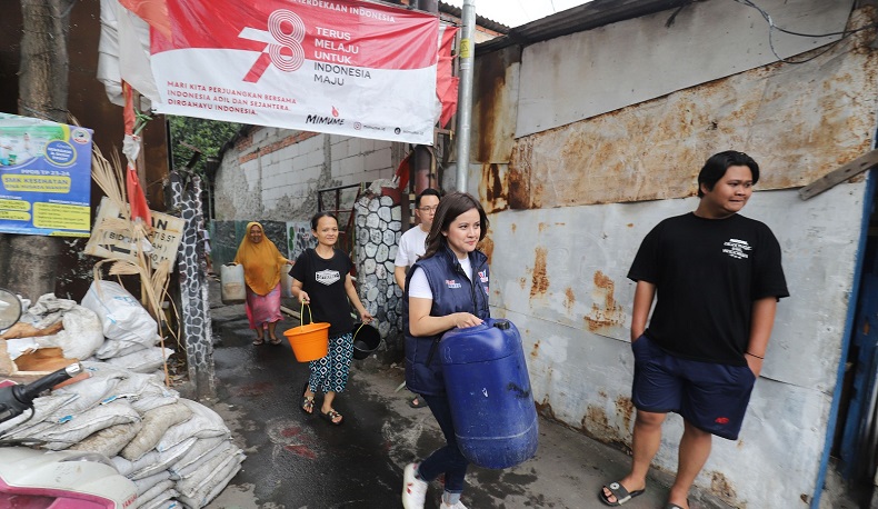 Partai Perindo Kirim Bantuan Air Bersih untuk Warga Kalideres
