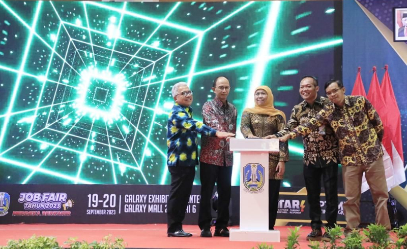Ribuan Pelamar Ikuti Job Fair 2023, Gubernur Khofifah: Turunkan Angka TPT Jatim