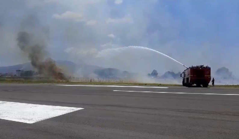 Lahan Sekitar Bandara Rawan Kebakaran akibat Kemarau Panjang, Kemenhub: Warga Jangan Bakar Sampah 
