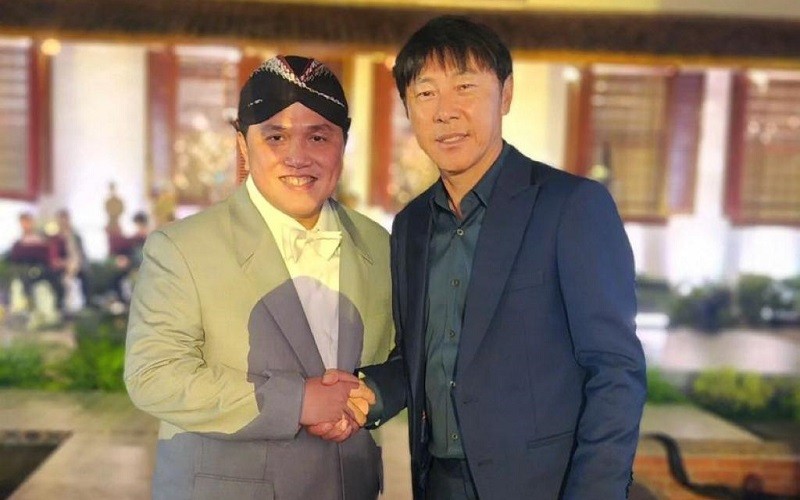 Shin Tae-yong Pamer Keakraban dengan Erick Thohir