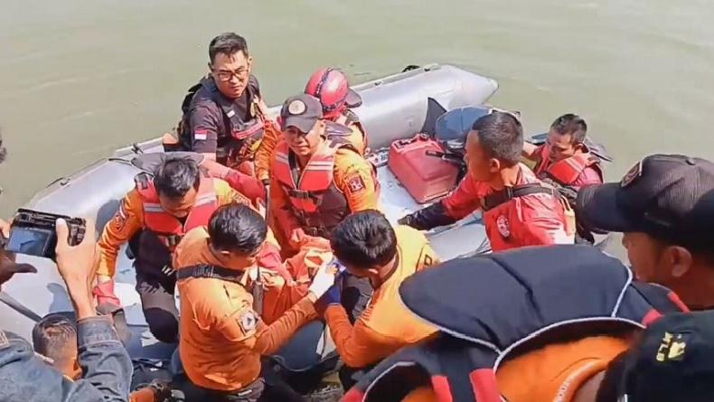 Surabaya Gempar, Mayat Perempuan Muda Ditemukan Mengapung di Sungai Brantas