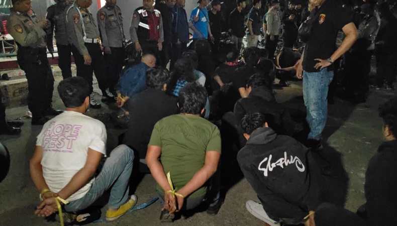 Polisi Tangkap 39 Orang Buntut Bentrokan Ormas di Bekasi