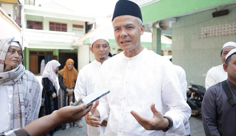 Ganjar Pranowo Ziarah ke Makam Hadhratussyaikh KH Utsman Al Ishaqi