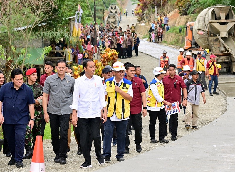  Jokowi Tinjau Progres IJD di Kabupaten Penajam Paser Utara, Targetkan Akhir 2023 Selesai 