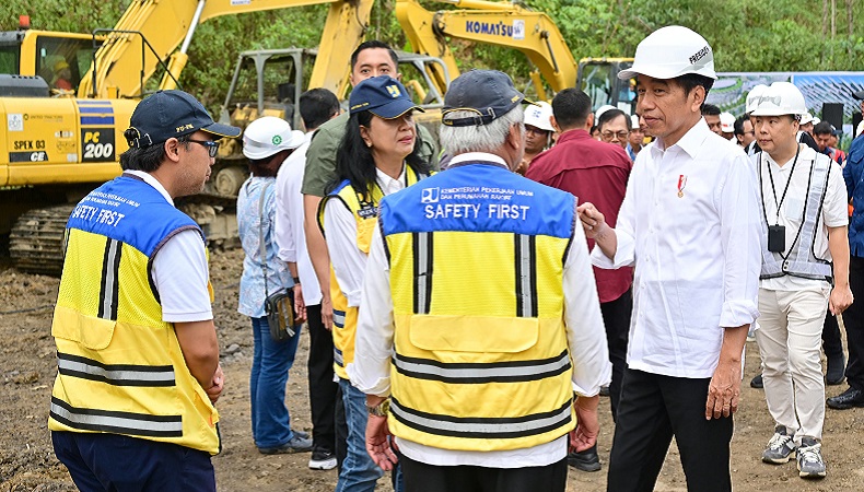 Berkantor di IKN, Jokowi Terima Tamu hingga Rapat 
