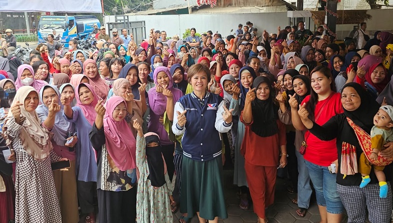 Warga Kalideres Antusias Hadiri Pasar Murah Partai Perindo