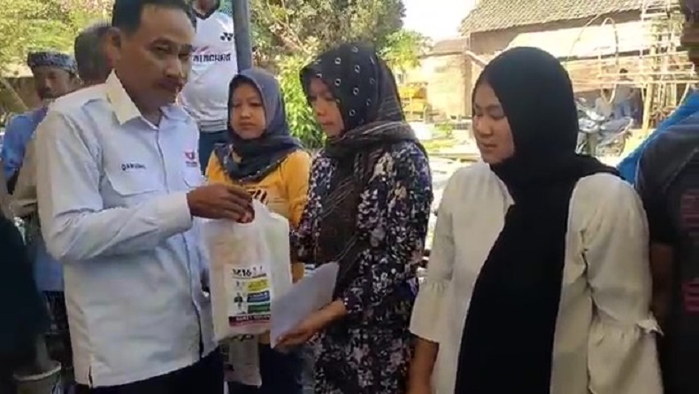Aksi Nyata Partai Perindo, 200 Paket Sembako Ditebar di Cirebon 