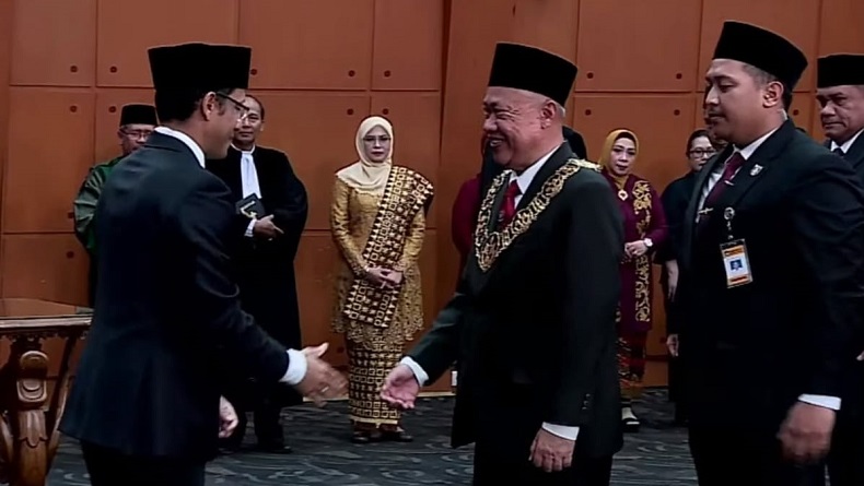 Nadiem Lantik Komarudin Jadi Rektor UNJ, Ini Sosoknya