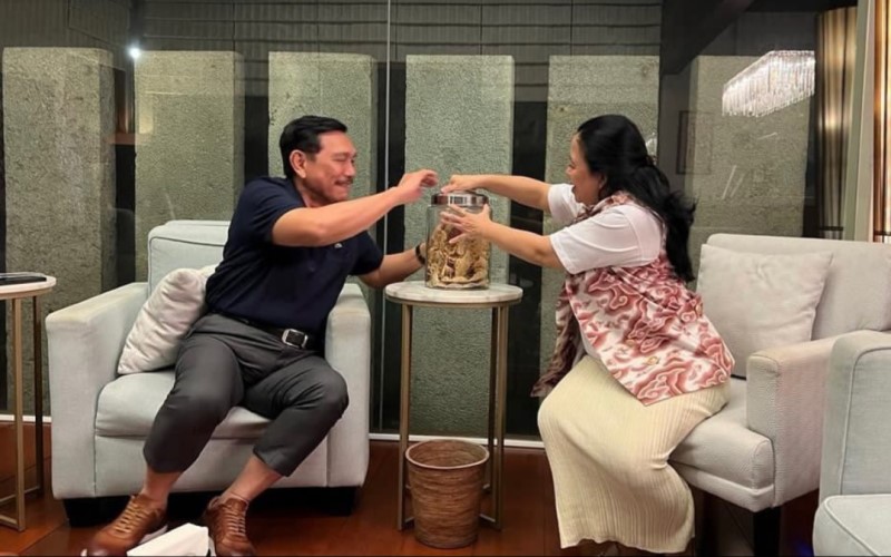 Puan Maharani Ngobrol Bareng Luhut sambil Ngemil Rempeyek: Lagi Semangat Ngomongin Pemilu