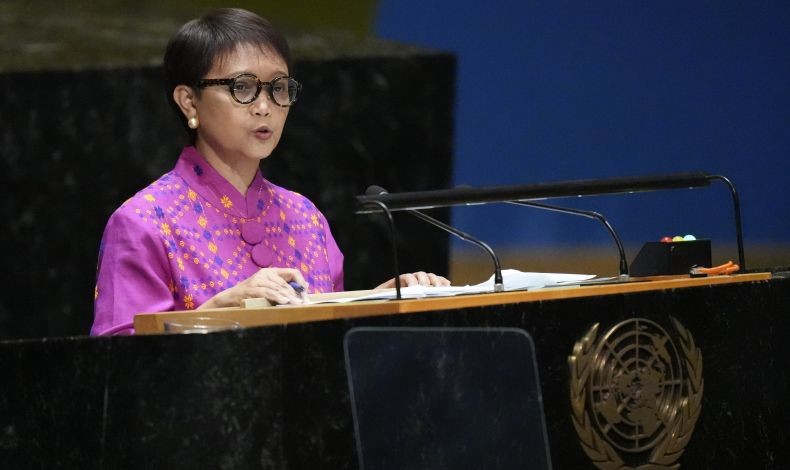 Menlu Retno: Perbedaan Diselesaikan di Meja Perundingan bukan Medan Perang