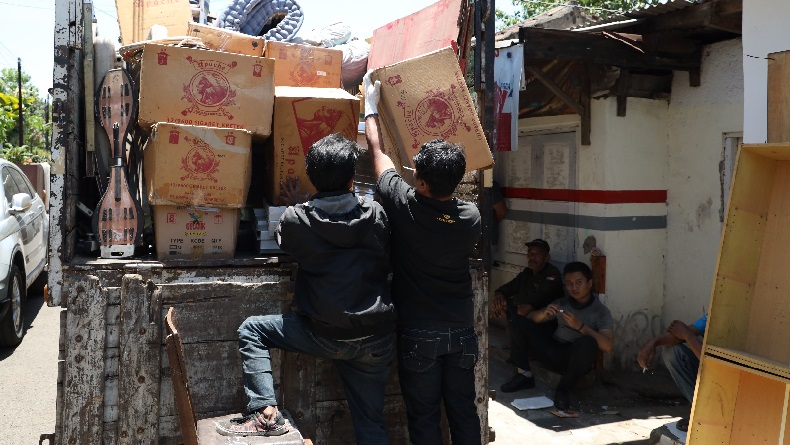 39 Objek Tanah Milik PT KAI di Jatayu Bandung Dieksekusi, Warga Kosongkan Tempat Tinggal 