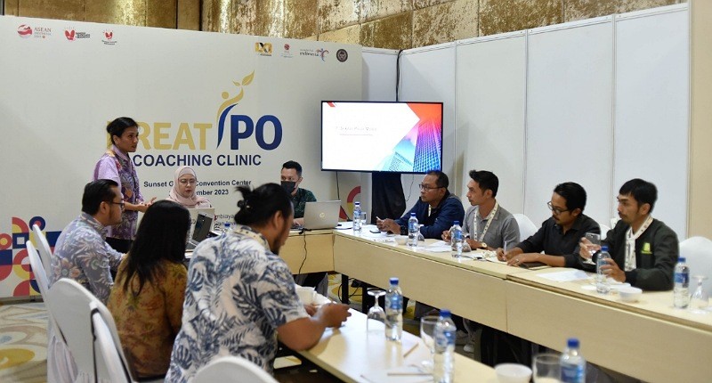 64 Pelaku Usaha Pariwisata dan Ekonomi Kreatif Dapatkan Coaching Clinic untuk Go Public