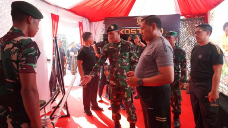 Senjata Milik Satuan Elite Kostrad Ini Curi Perhatian Panglima TNI di Pameran Alutsista